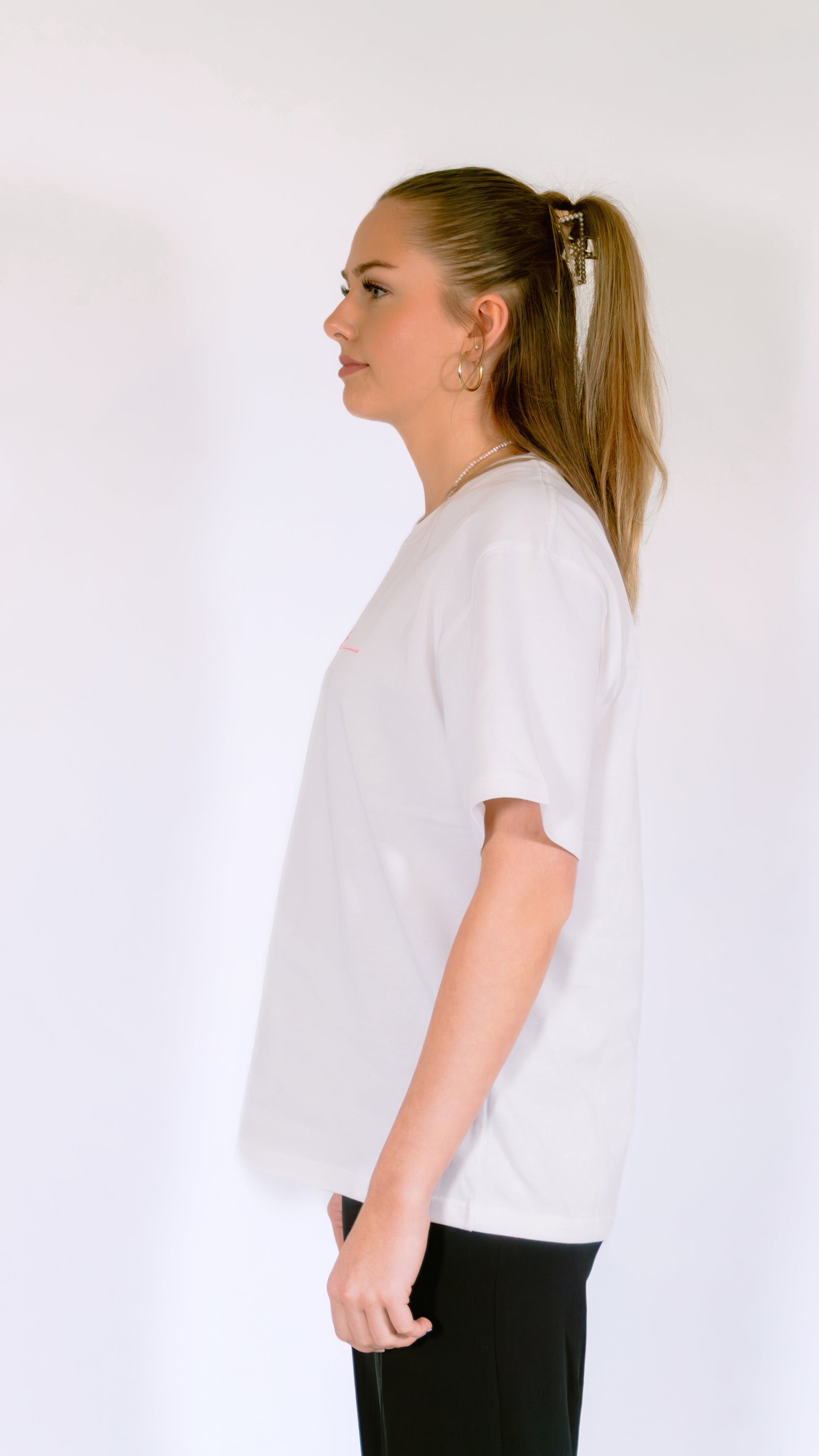 Luege | White Tee